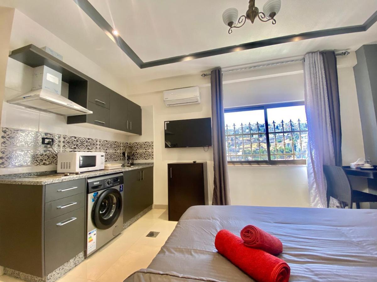 Villa Mira Guesthouse 2 - Downtown Central Amman - Al Diyrih Dış mekan fotoğraf