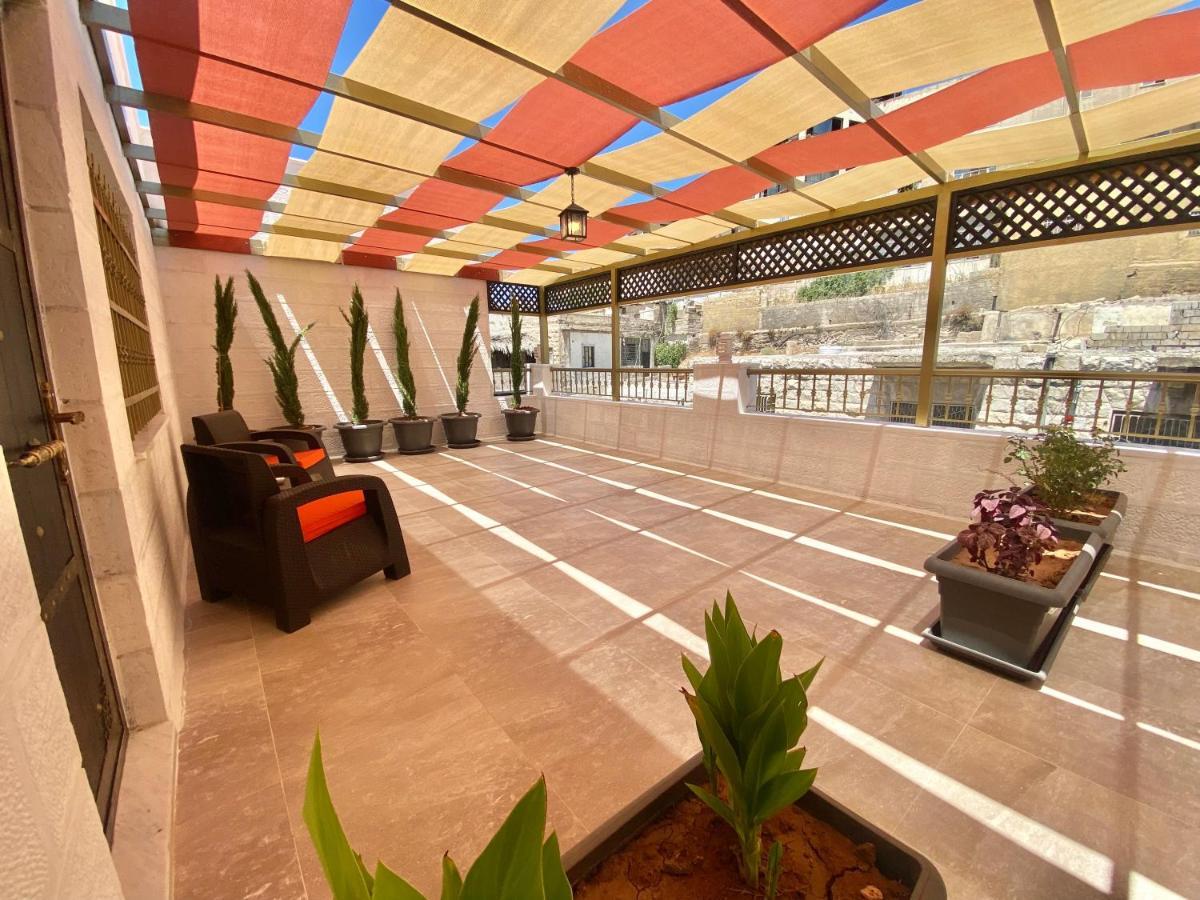 Villa Mira Guesthouse 2 - Downtown Central Amman - Al Diyrih Dış mekan fotoğraf