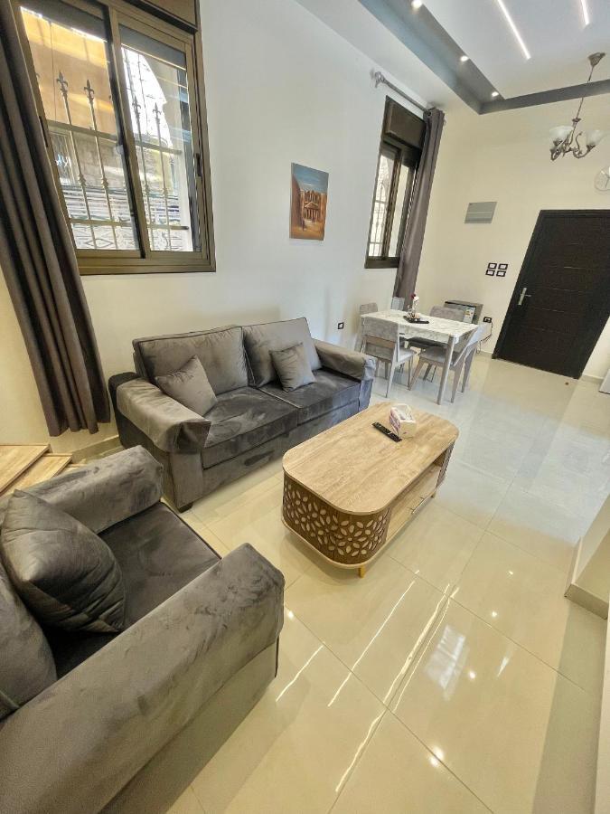 Villa Mira Guesthouse 2 - Downtown Central Amman - Al Diyrih Dış mekan fotoğraf